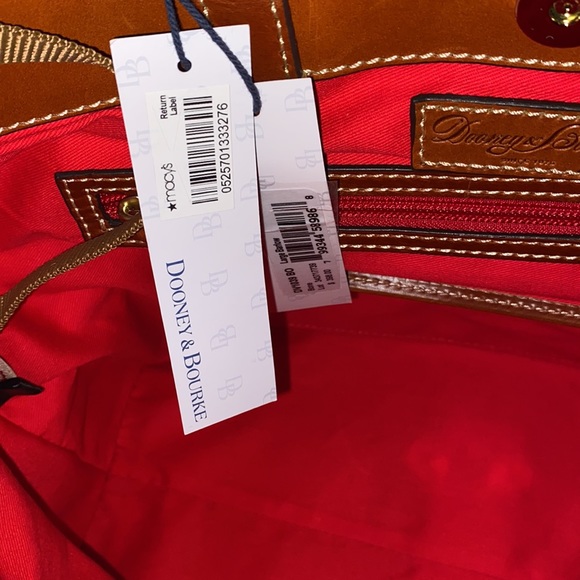 Dooney&Bourke Large white Barlow w/ smoking red interior 🤍🤍NWT - Picture 6 of 16